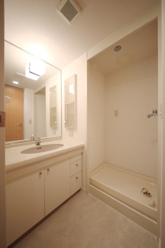 洗面設備　洗面脱衣所／同タイプ参考写真