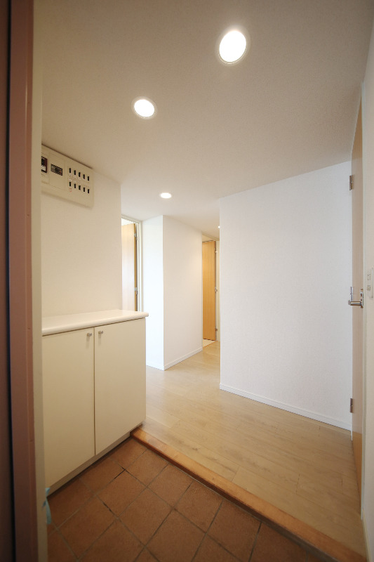 玄関　シューズボックス付き玄関／同タイプ参考写真