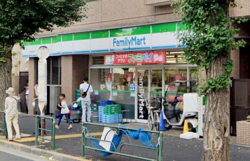 コンビニ　ファミリーマート杉並成田東五丁目店（コンビニ）まで124m