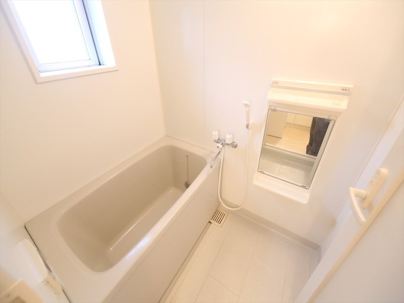 バス・シャワールーム　浴室暖房乾燥機付　追い焚き・オートバス機能付お風呂