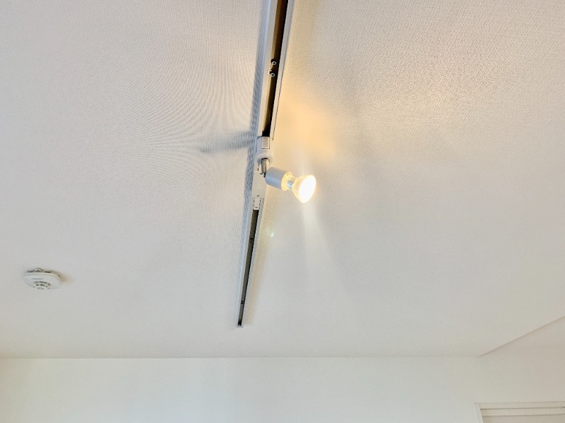 その他設備　照明用のレールがつきます