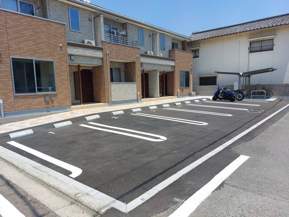 駐車場　駐車場