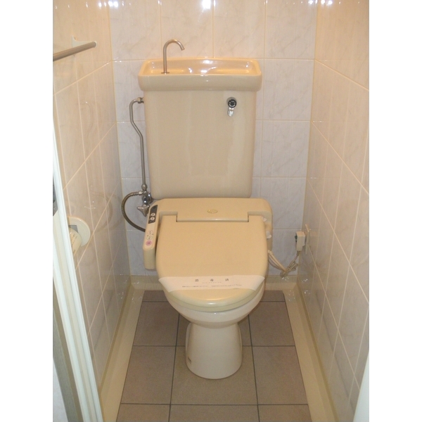 トイレ　温水洗浄便座