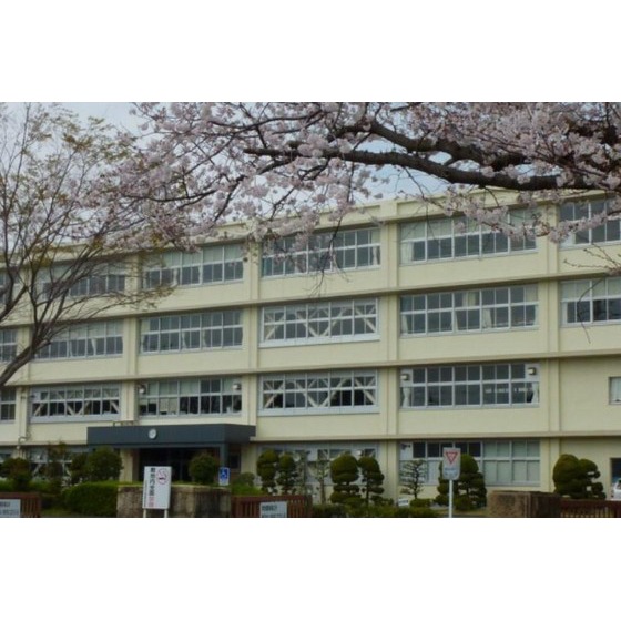 高校・高専　静岡県立浜松城北工業高校（高校・高専）まで2018m