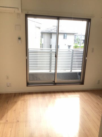 居室・リビング　コンパクトで使いやすい洋室です