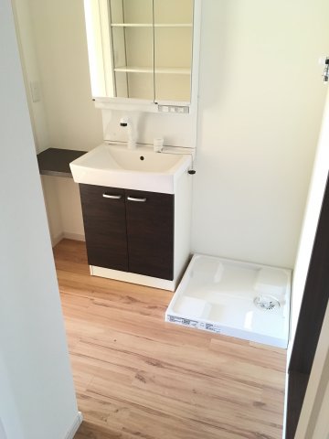 洗面設備　広い洗面スペース