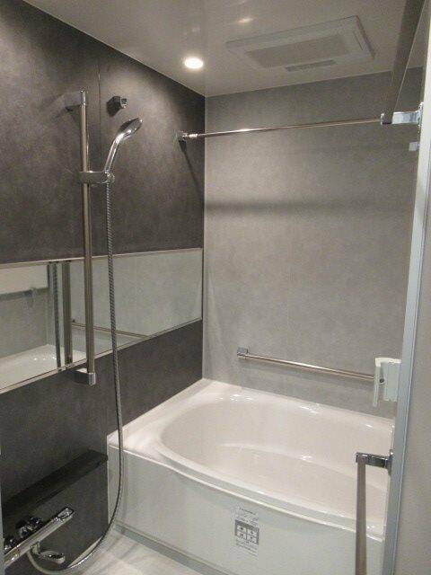 バス・シャワールーム　追い焚き機能付き