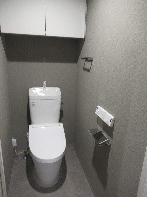 トイレ　温水洗浄便座