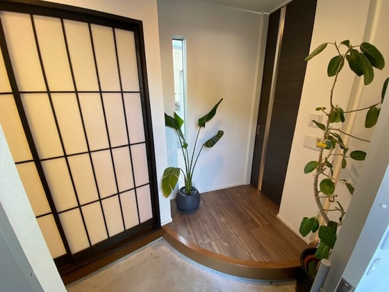 玄関　※別部屋の写真です