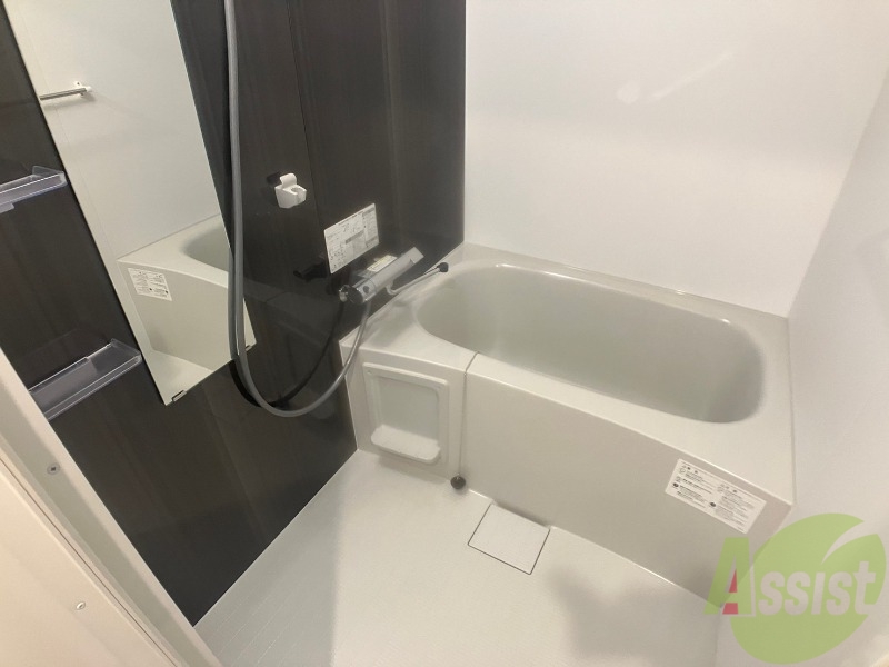 バス・シャワールーム　お風呂になります。一日の疲れを癒してくださいね。