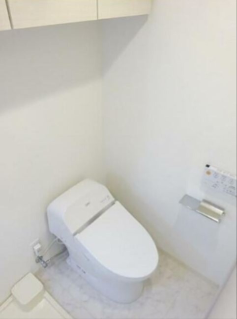 トイレ　※同仕様写真含む