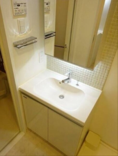 洗面設備　※同仕様写真含む