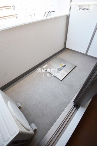 バルコニー　バルコニー付きで採光＆風通し良好！