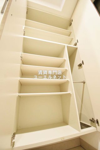 その他設備　収納力たっぷりのシューズボックスで玄関すっきり！