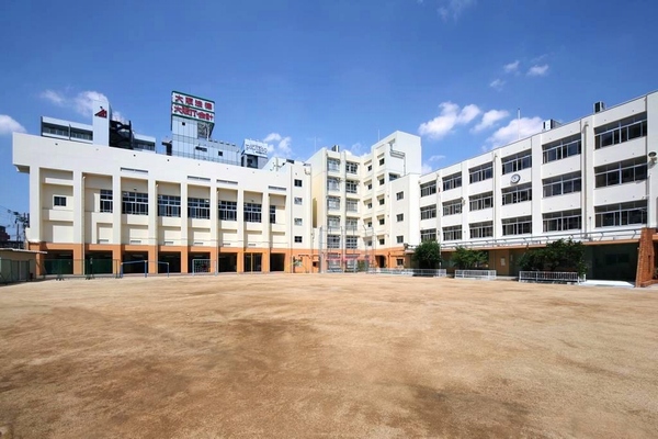 小学校　上福島小学校（小学校）まで772m