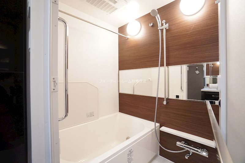 バス・シャワールーム　★《見学予約受付中》仲介手数料最大無料にてご紹介★