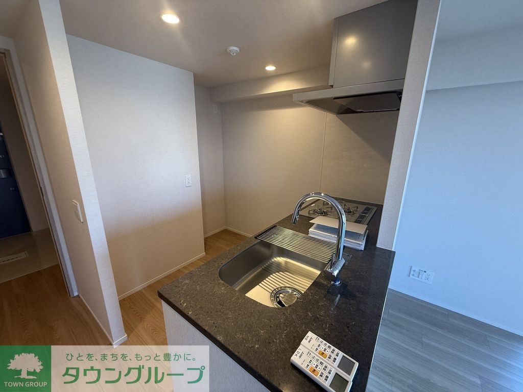 キッチン　玄関