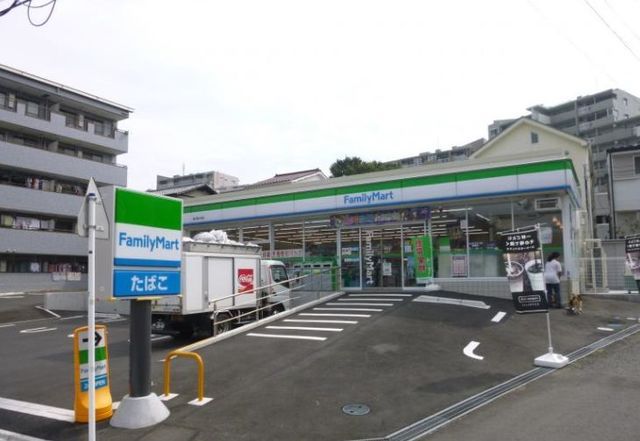 コンビニ　ファミリーマート藤沢藤が岡店（コンビニ）まで180m
