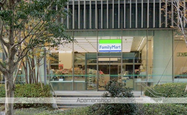 コンビニ　ファミリーマート（コンビニ）まで838m