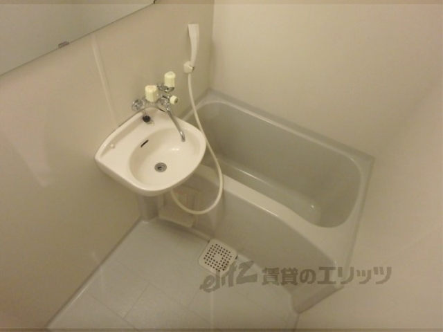 バス・シャワールーム　バス