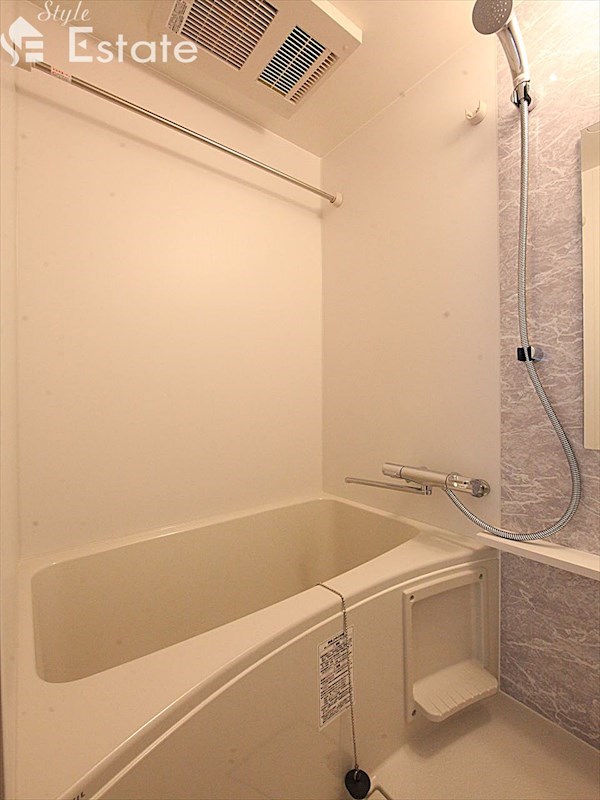 バス・シャワールーム　バスルーム