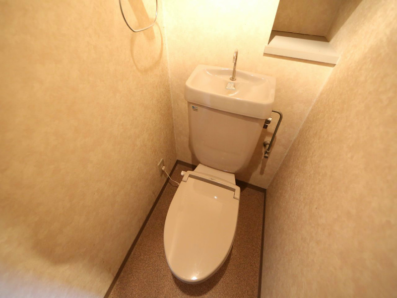 トイレ　トイレ　温水洗浄暖房便座設置可