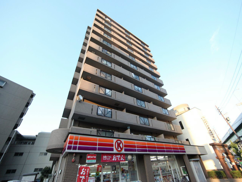 建物外観　外観　オートロック　宅配BOX　1階コンビニ