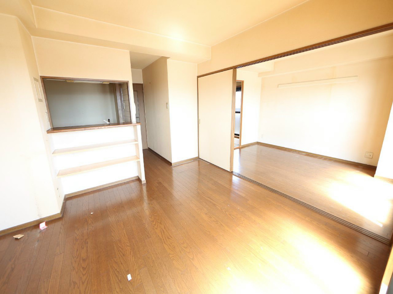 居室・リビング　LDK11帖　洋室6帖と繋げても仕切っても使えます