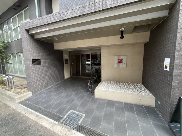 エントランス　ドゥーエなんば南　エントランス