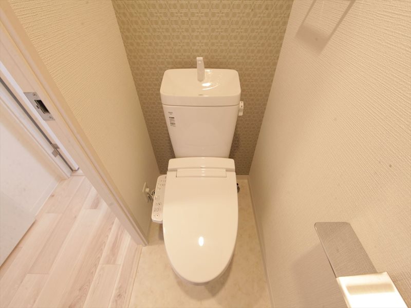 トイレ　温水洗浄便座付トイレ