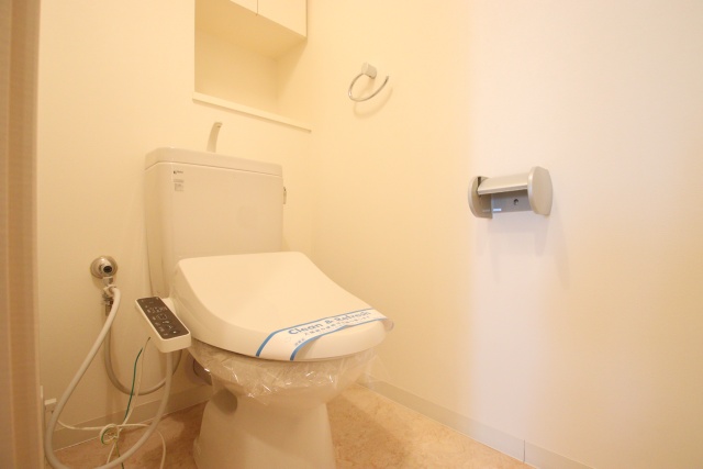 トイレ　※別室の参考写真の為、現況優先です。