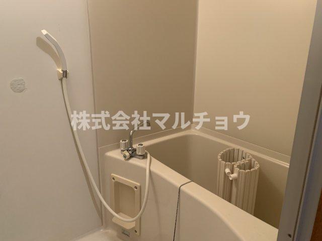 バス・シャワールーム　落ち着いた空間のお風呂です