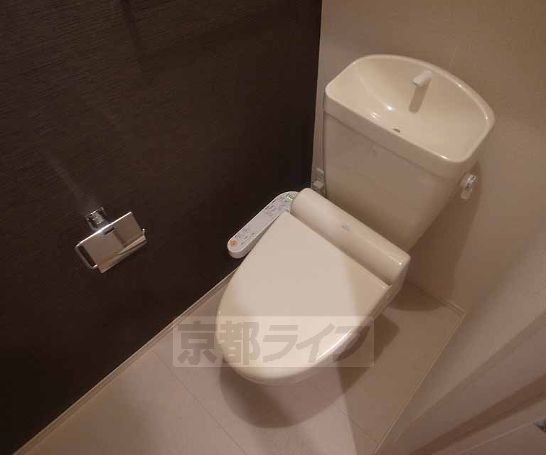 トイレ　ウォシュレット機能の付いたきれいなトイレです！