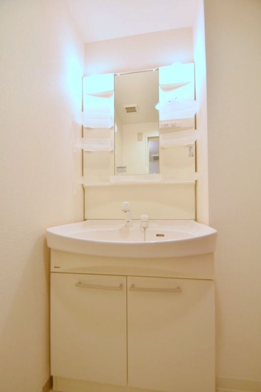 洗面設備　独立洗面化粧台付