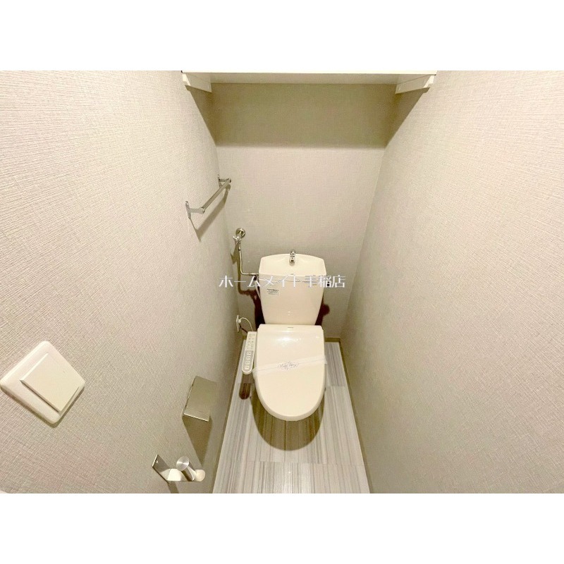 トイレ　温水洗浄便座付きです！