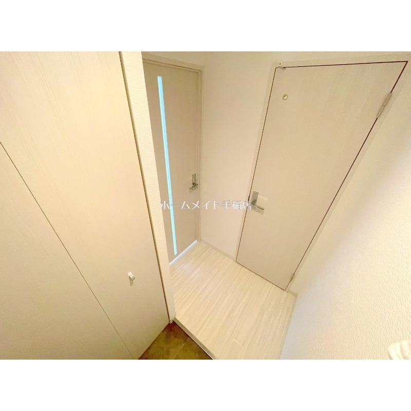 玄関　明るい玄関スペースです！