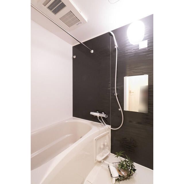 バス・シャワールーム　写真は同タイプ住居です。