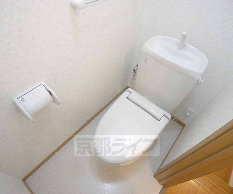 トイレ　清潔感溢れる白で統一！