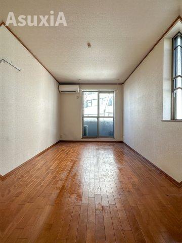 居室・リビング　別タイプのお部屋の写真です