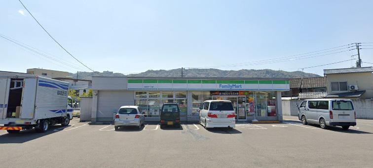 コンビニ　ファミリーマート北島田町一丁目店（コンビニ）まで724m