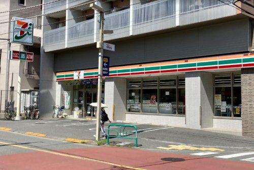 コンビニ　セブンイレブン 杉並和田1丁目店（コンビニ）まで563m
