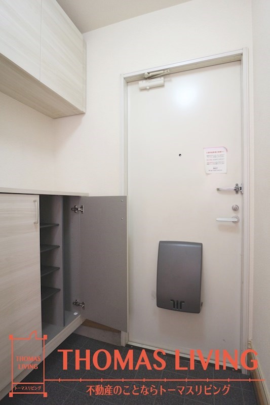 玄関　※写真を準備中のため、同物件の別室写真をご参照下さい。