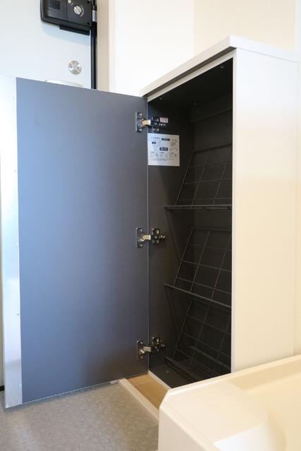 収納　収納　シューズボックス