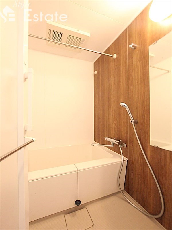 バス・シャワールーム　バスルーム