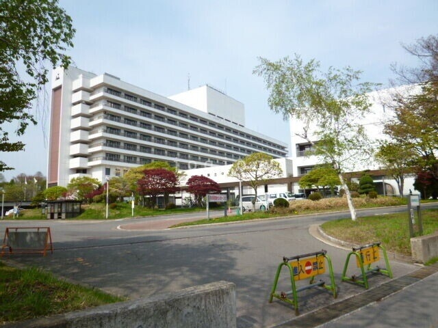 病院　青森県立中央病院（病院）まで795m
