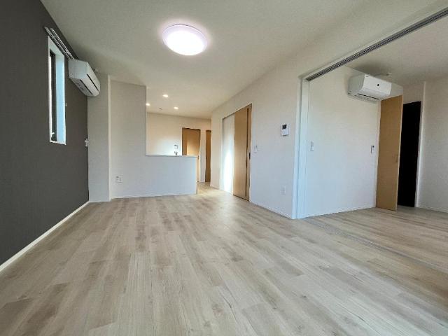 居室・リビング　リビング