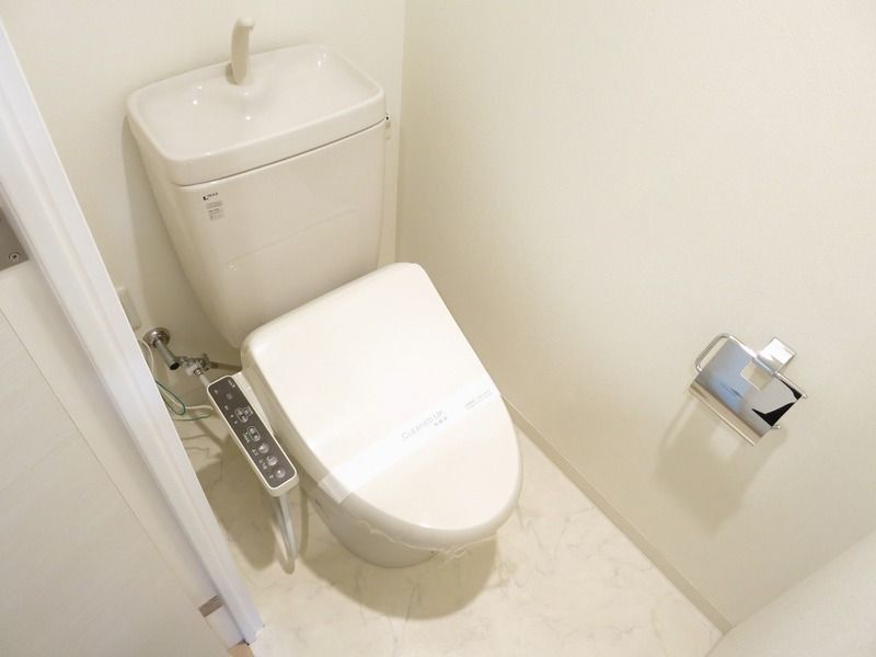 都営新宿線 住吉駅 徒歩3分 8階建 築19年のトイレ写真