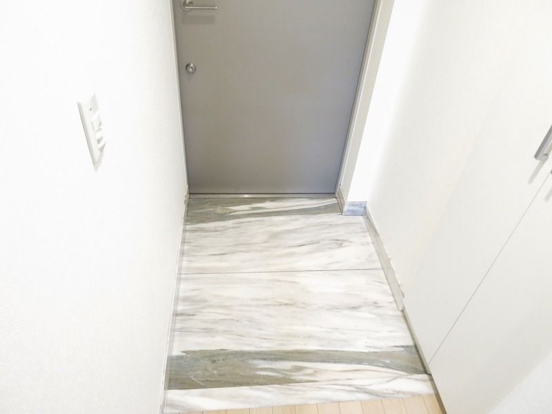 都営新宿線 住吉駅 徒歩3分 8階建 築19年の玄関写真