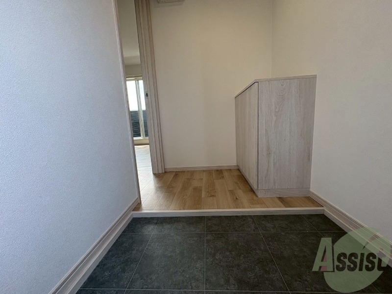 玄関　玄関のスペースが広いので開放感がありますね。