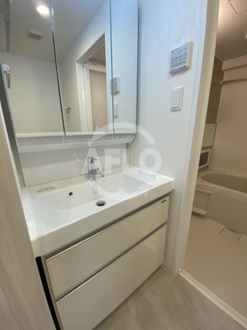 洗面設備　プレジオ弁天町　独立洗面台